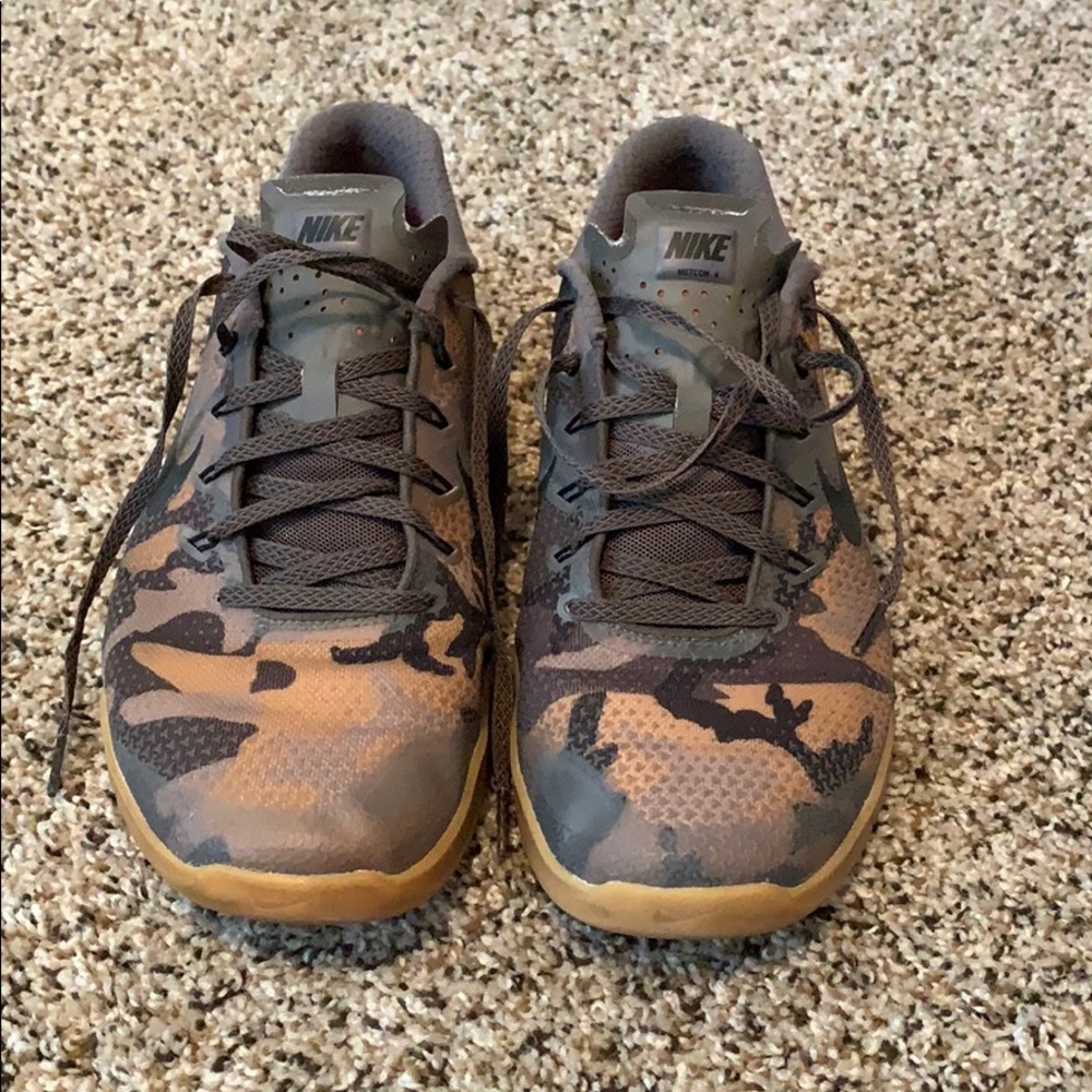 MENS NIKE METCAN 4 - size 10